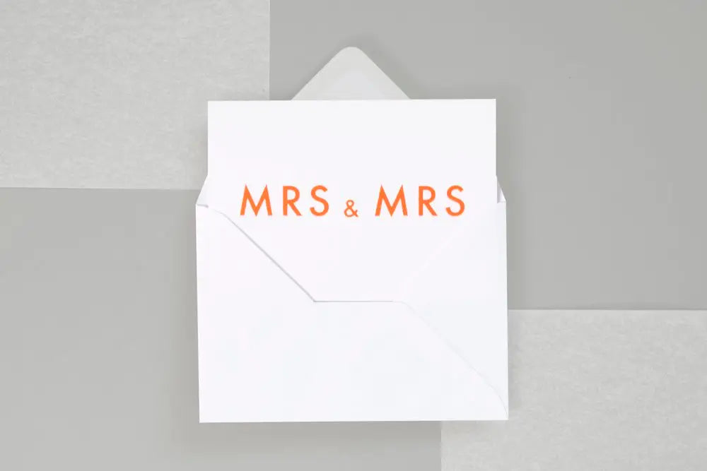 Cerdyn Argraffu Mrs & Mrs Neon