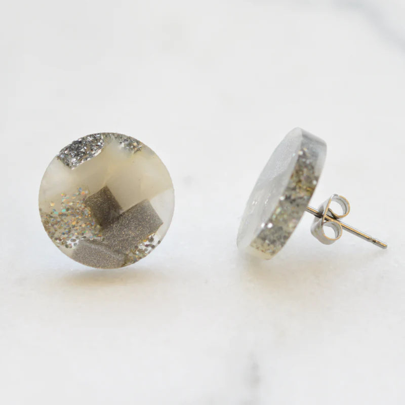 Clustdlysau Bridfa'r Galon - Acrylig wedi'i Ailgylchu