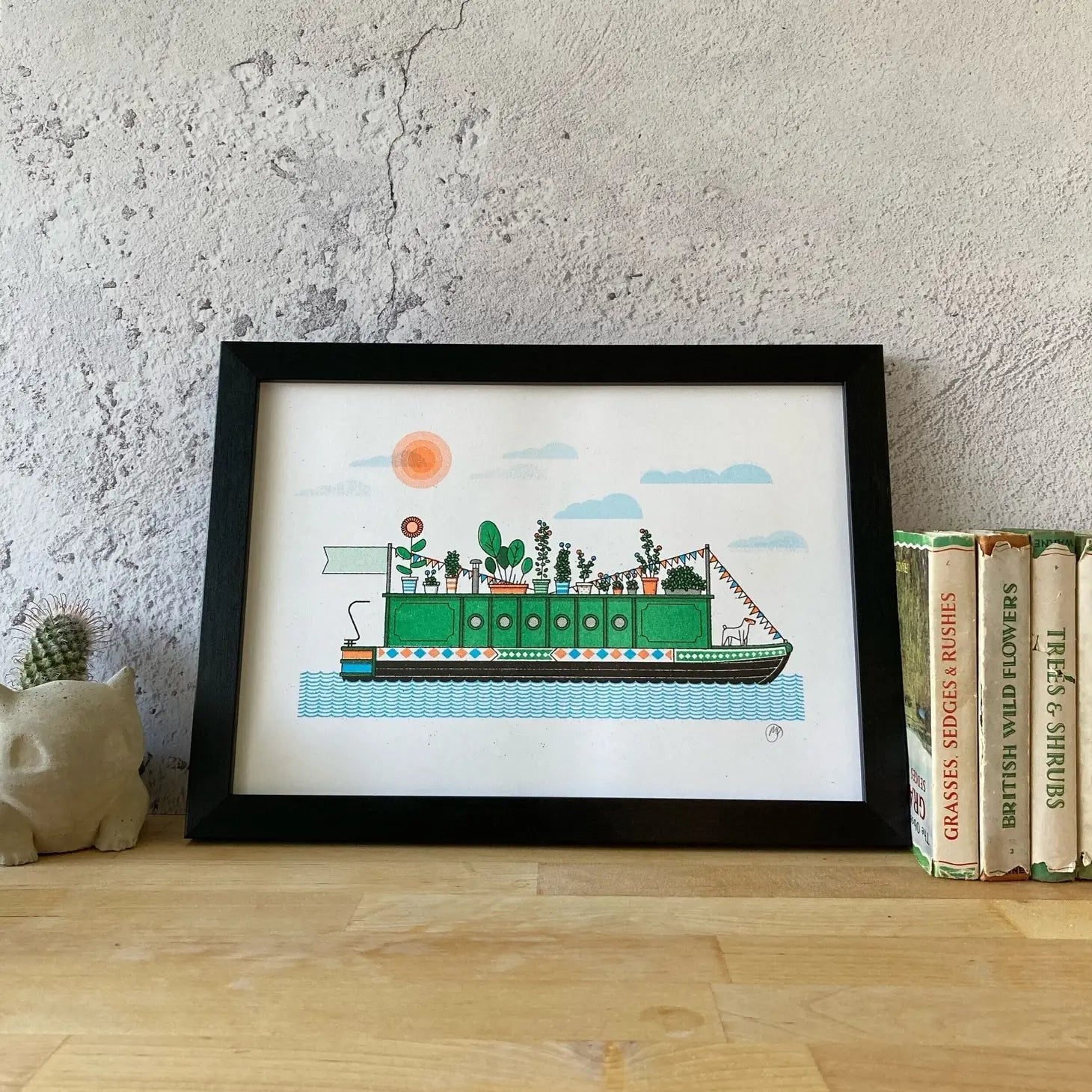 Risograph print of a green narrow boat with a garden rooftop, the sun in the sky.