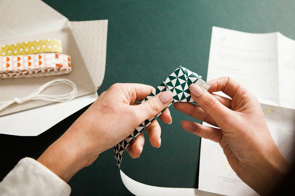 DIY Papercraft Kit - Origami Star Garland - Loola Loves - Ola